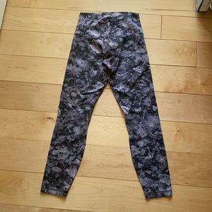 Lululemon align size 6 25” floral grey leggings